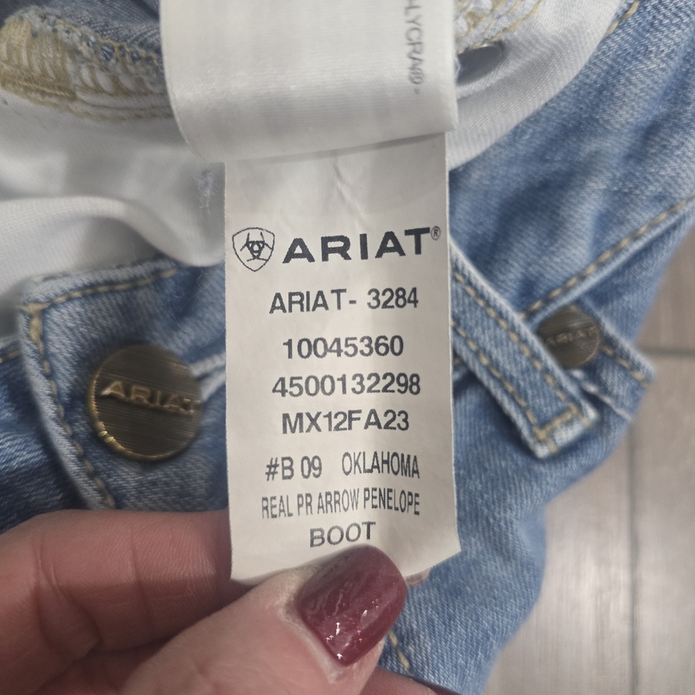 Ariat R.E.A.L. Perfect Rise Arrow Fit Penelope Boot Cut Jean Size 28S ☆ - Picture 9 of 10